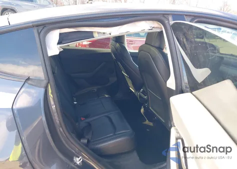 2022 Tesla Model Y Long Range Dual Motor All-Wheel Drive z USA, uszkodzony, nr VIN 7SAYGDEE7NF363949